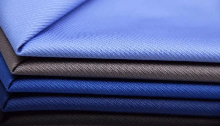 پارچه‌های نایلونی یا پلی استر (Nylon or Polyester)