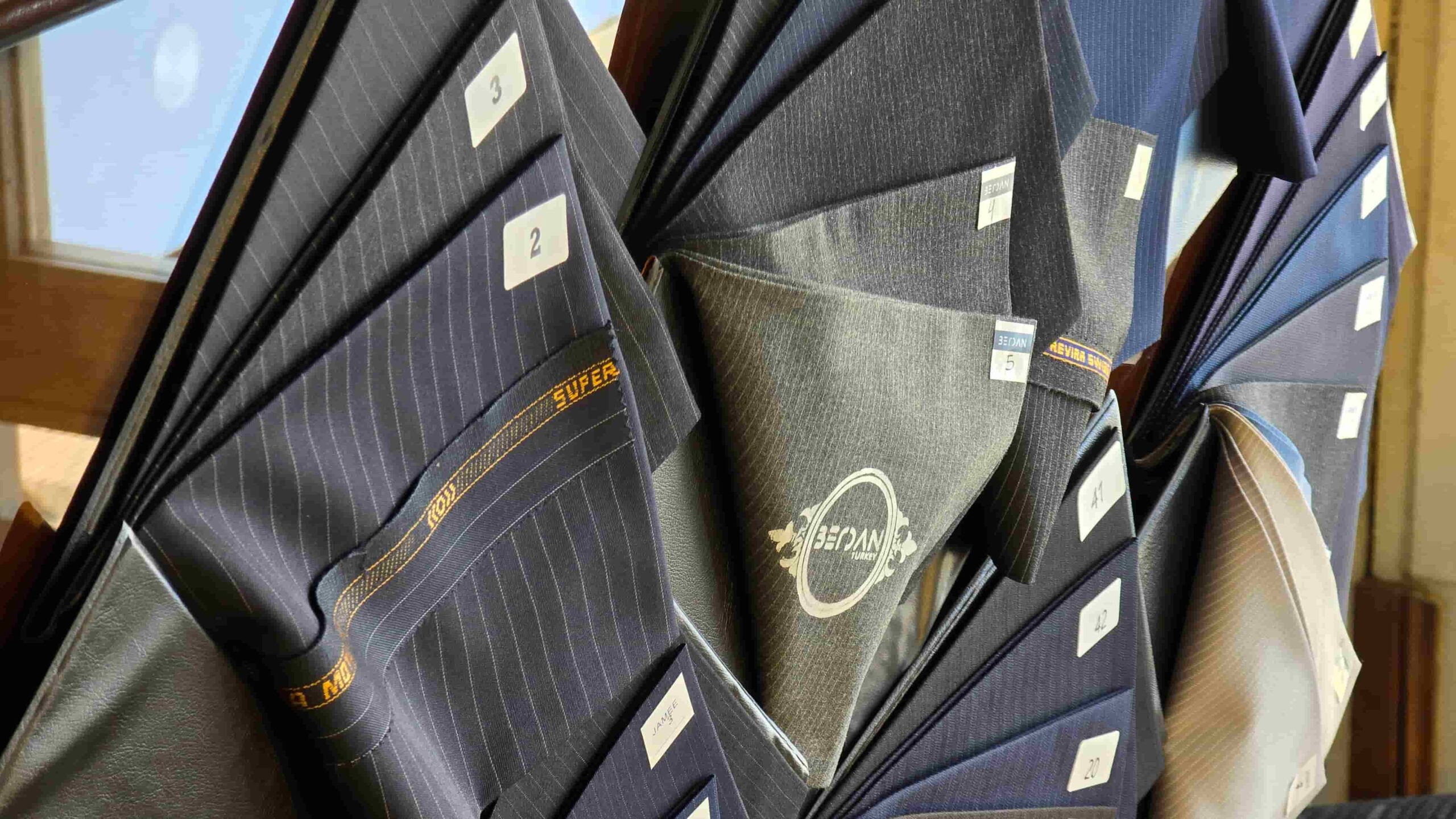 اهمیت انتخاب منبع معتبر برای خرید عمده پارچه فاستونی